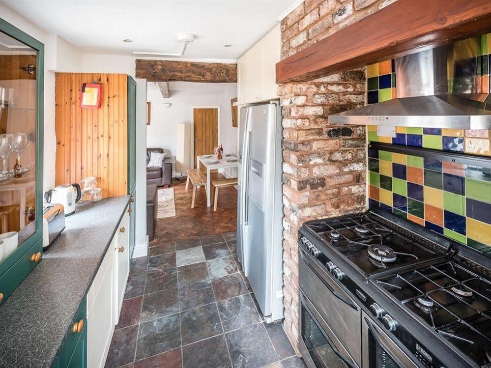 ChristletonNewlyn Houseアパートメント エクステリア 写真